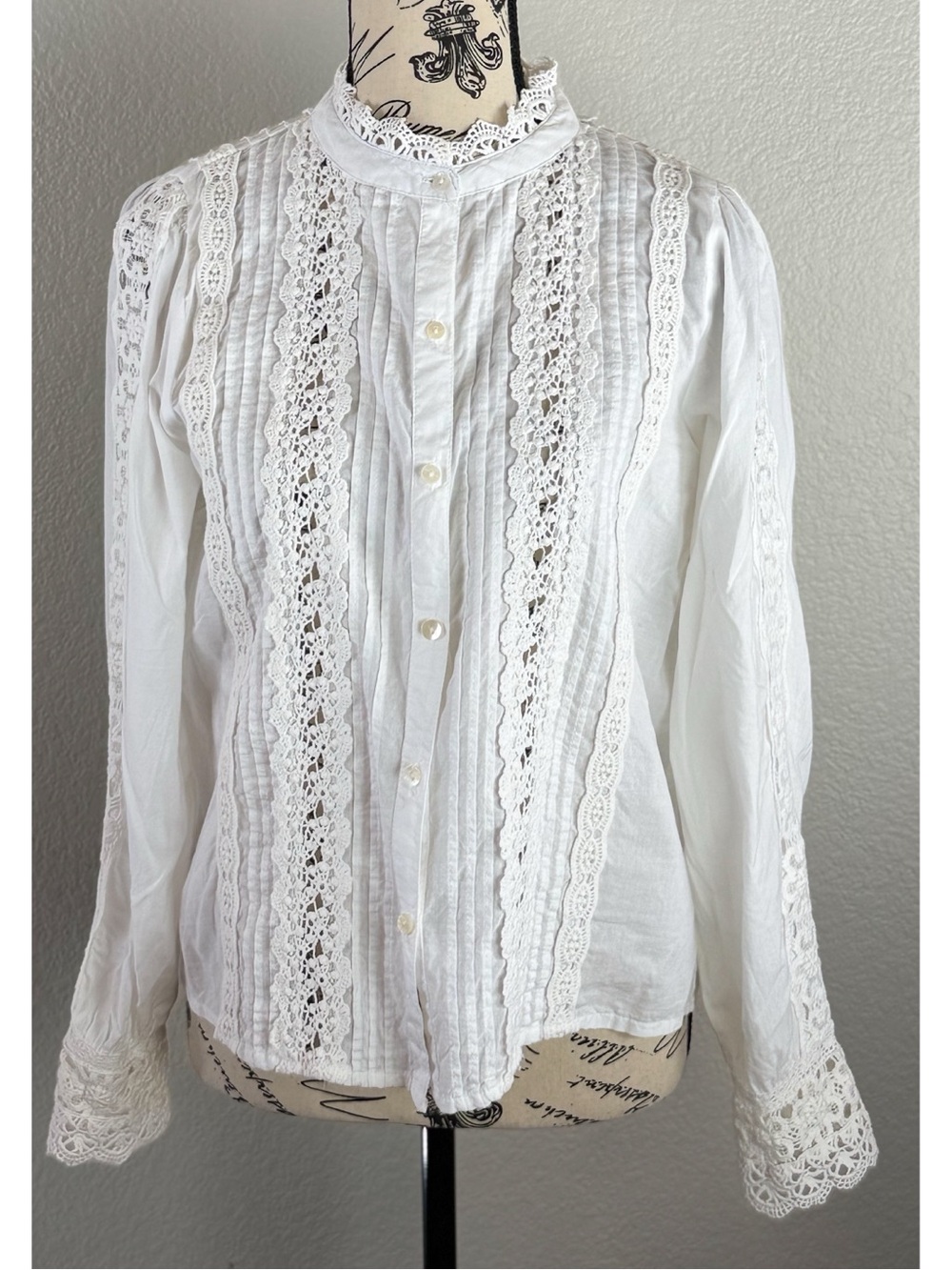 Jennifer & Grace Long Sleeve Crochet Lace Blouse Button Down Peasant Medium